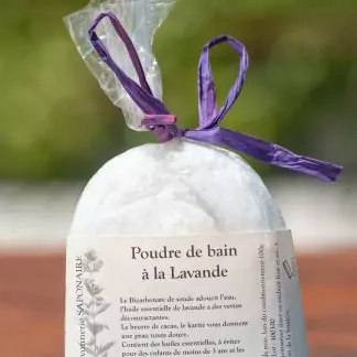 Badezusatz mit Lavendel